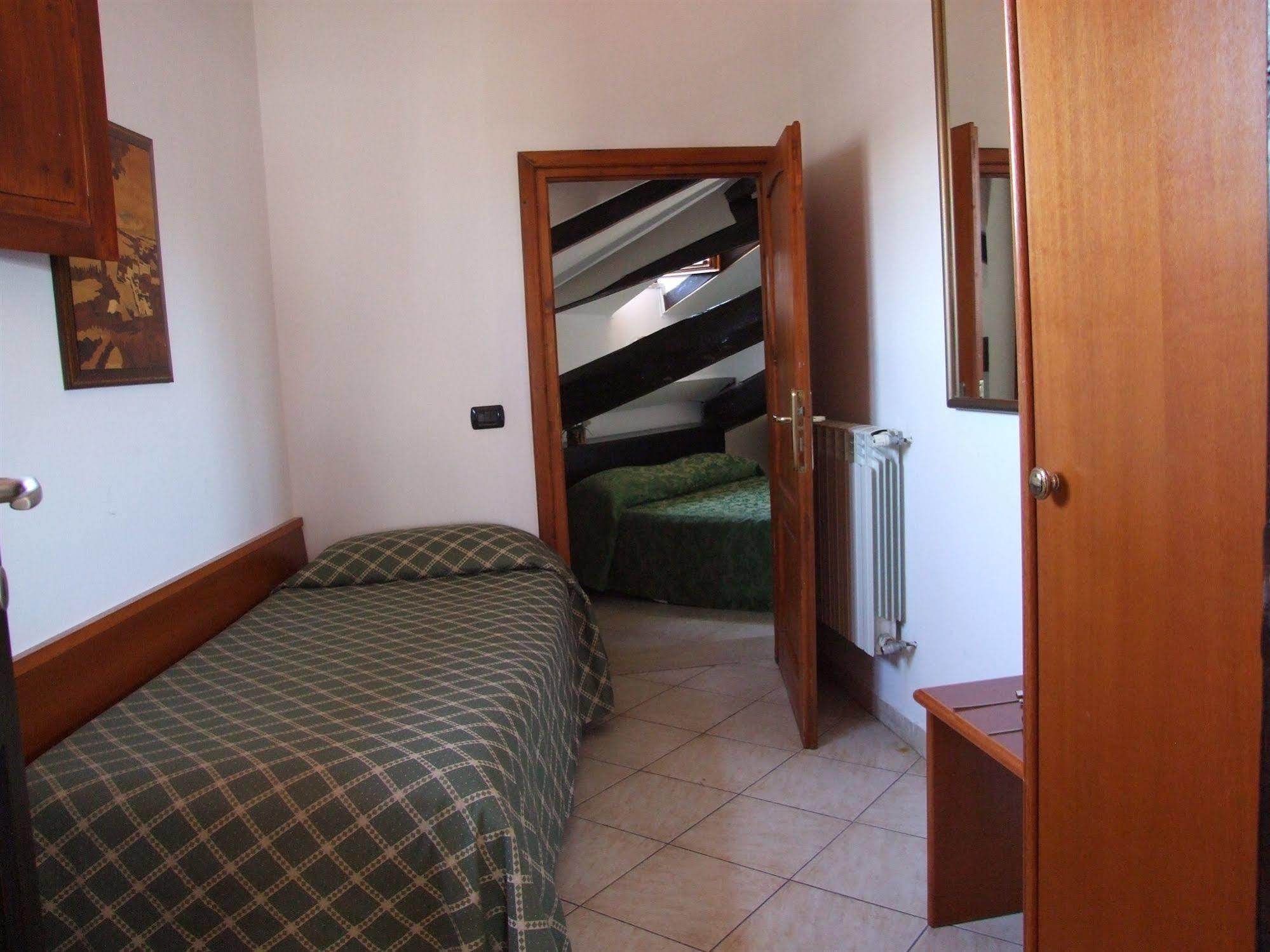Nazional Rooms Roma Exterior foto